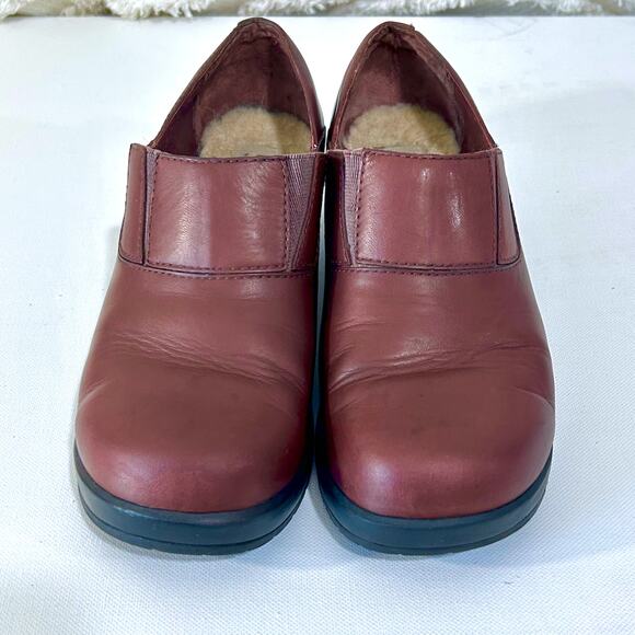 Y2K Vintage UGG Australia Burgundy Leather Clogs wedge heel mule Minimalist 8 - Picture 3 of 11